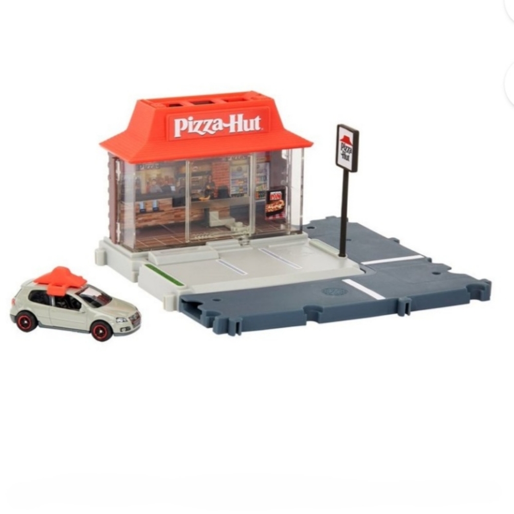Matchbox Action Drivers Pizza Hut Pizza Run Playset 2022